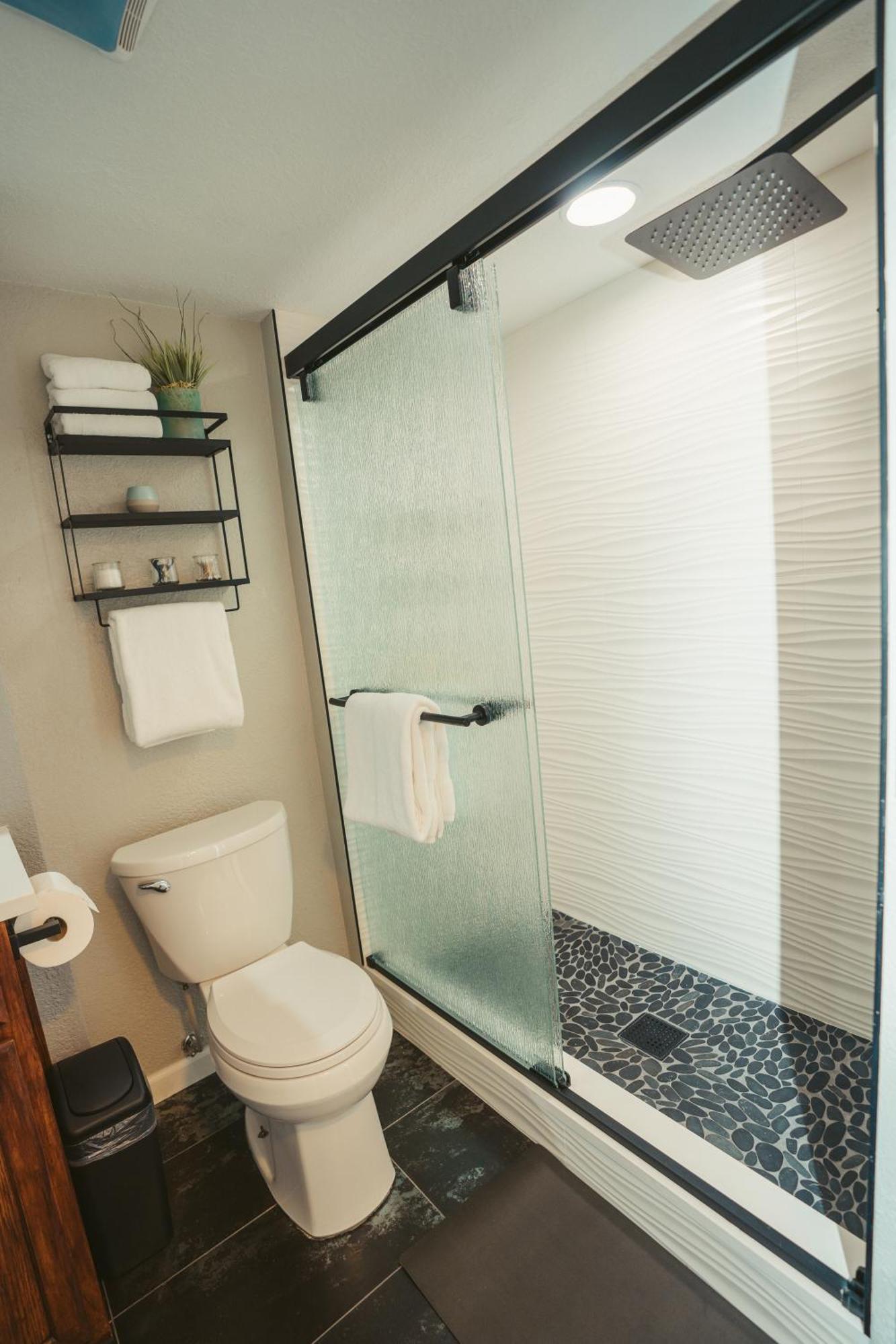Windsor Retreat Private Basement Suite Denver Exterior photo